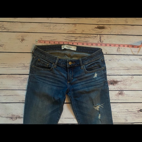 Abercrombie Fitch Distressed Skinny Jeans 2R A&F - Picture 2 of 7